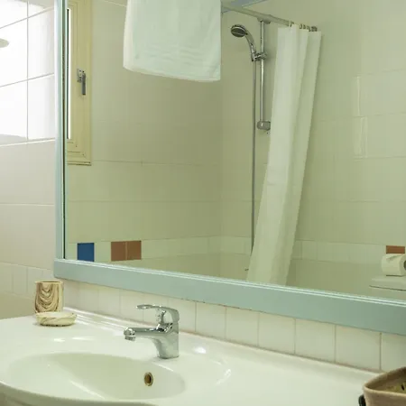 Harbour Apartment, Pool And Gym Pafos